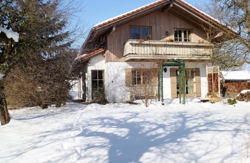Grassau Apartment | Vacation home 126 sqm, for 2-8 persons, Swedish stove, balcony and large terrace. Garden