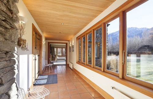 Arrowtown Villa | Wharenui