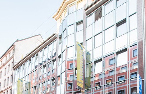 Ludwigsvorstadt-Kliniken Hotel | Wombat’s the City Hostel Munich Hauptbahnhof