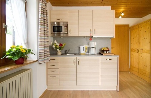 Reit im Winkl Apartment | Zwei-Raum-Wohnung Kaiserblick, 35 qm, Küche und Balkon und sep. Schlafzimmer