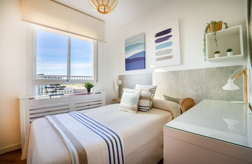 Delicias Apartment | Ático con Terraza, Parking, Piscina y Wifi