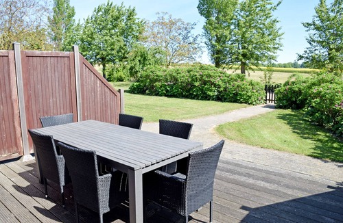 Alt Reddevitz Cottage | 02 Holiday apartment with lake view - Holiday apartments on the Reddevitzer Hövt