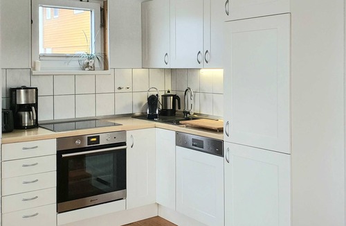 Kroeslin Boat Rental | 05. floating houses (75 m²) SteelVoll with infrared sauna - Floating House