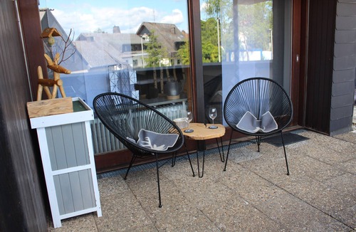 Schoenwald Apartment | 1-room apartment with large balcony, sauna + swimming pool in the house