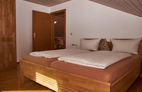 Riedenburg Apartment | 100 m² Apartment ∙ 3 bedrooms ∙ 5 guests