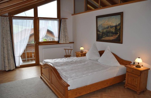 Vorderhindelang Apartment | 100 m² Apartment ∙ 2 bedrooms ∙ 4 guests
