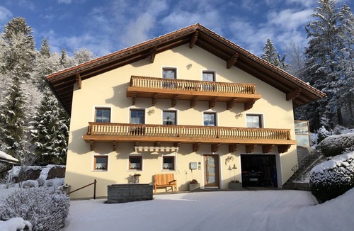 Neureichenau Apartment | 100 m² Apartment ∙ 2 bedrooms ∙ 4 guests