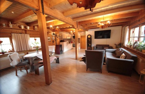 Arnbruck Ski Chalet | 100 m² Chalet ∙ 1 bedroom ∙ 4 guests