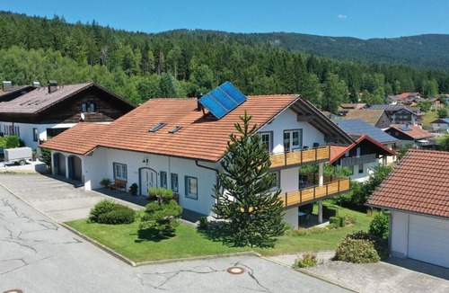 Lohberg Apartment | 100 m² vacation apartment Zirbe with two bedrooms and free WLAN