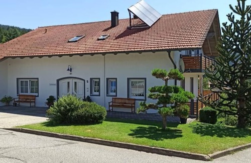 Lohberg Apartment | 100 m² vacation apartment Zirbe with two bedrooms and free WLAN