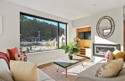 Arthur's Point Apartment | 105 m² Apartment ∙ 3 bedrooms ∙ 6 guests
