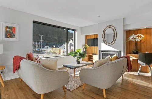 Arthur's Point Apartment | 105 m² Apartment ∙ 3 bedrooms ∙ 6 guests