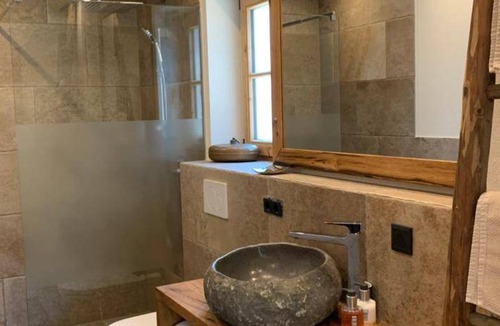 Sankt Valentin Ski Chalet | 110 m² Chalet ∙ 3 bedrooms ∙ 12 guests