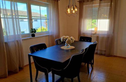 Eitensheim Apartment | 115 m² Apartment ∙ 2 bedrooms ∙ 6 guests