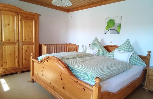 Michelsneukirchen House | 115 m² House ∙ 3 bedrooms ∙ 6 guests