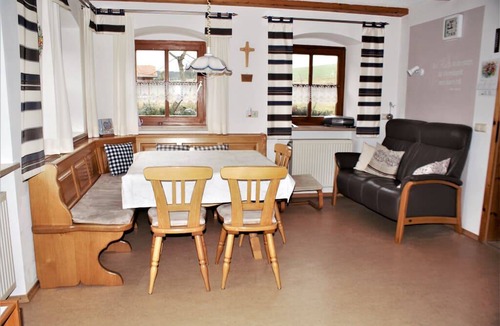 Michelsneukirchen House | 115 m² House ∙ 3 bedrooms ∙ 6 guests