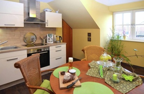 Aidhausen Apartment | 115qm große Ferienwohnung mit Balkon und großzügigem Gästegarten