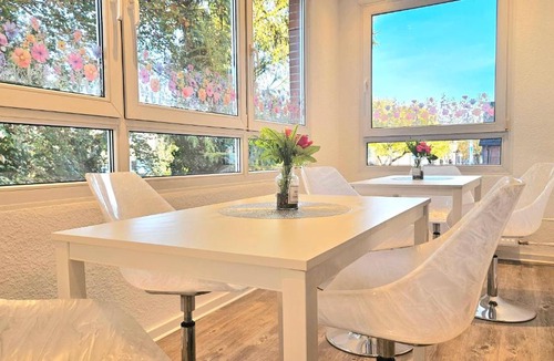 Luenen Apartment | 122qm-Apartment - 4 Zimmer I Zentral I Küche I Balkon I Parken I WLAN