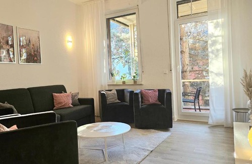 Luenen Apartment | 122qm-Apartment - 4 Zimmer I Zentral I Küche I Balkon I Parken I WLAN