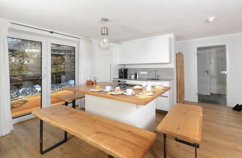 Breitbrunn a. Chiemsee Apartment | 125 m² Apartment ∙ 4 bedrooms ∙ 8 guests