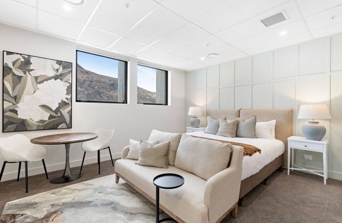 Lake Hayes Condo | 12th Avenue Queenstown Suite 13