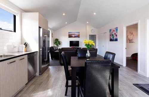 Lake Hayes Apartment | 130 m² Apartment ∙ 4 bedrooms ∙ 8 guests