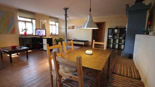 Ebersberg District Apartment | 140 m² Apartment ∙ 1 bedroom ∙ 5 guests
