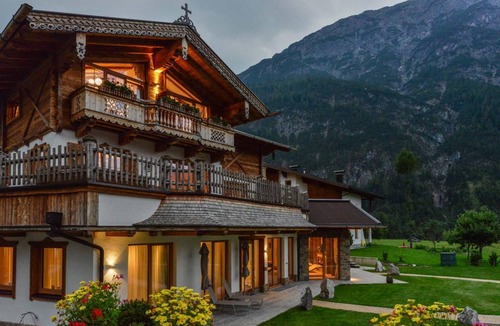 Holzgau House | 140 m² House ∙ 3 bedrooms ∙ 12 guests