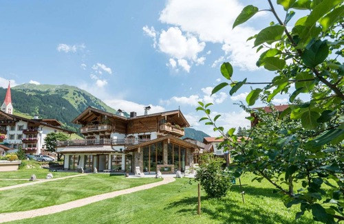 Holzgau House | 140 m² House ∙ 3 bedrooms ∙ 12 guests