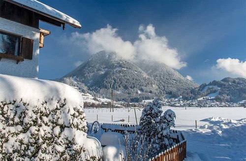 Burgberg Hotel | 15 m² Hotel ∙ 1 guest