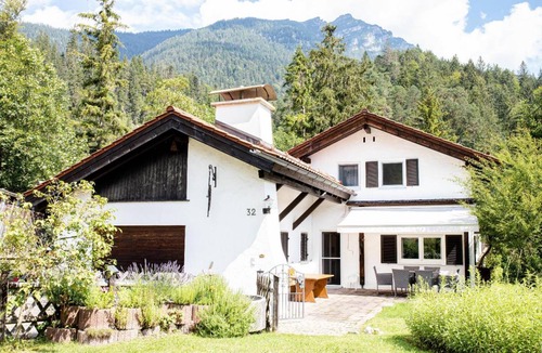 Grainau House | 150 m² House ∙ 4 bedrooms ∙ 7 guests