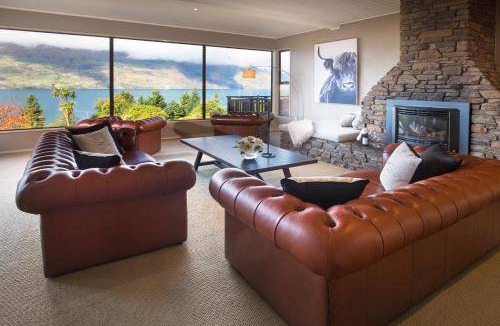 Sunshine Bay Cabin | 160 m² Lodge ∙ 4 bedrooms ∙ 127 guests