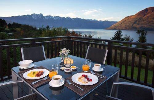 Sunshine Bay Cabin | 160 m² Lodge ∙ 4 bedrooms ∙ 127 guests