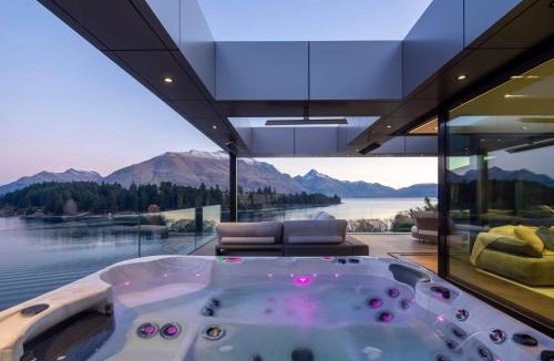 Queenstown House | 180 Park a Lakefront Masterpiece, Relax it's Done holiday home