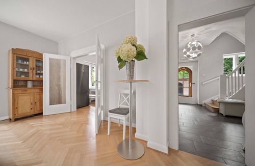 Munchen District Villa | 19 min to the center - 250 m²/2,691 sq ft - top villa from 1923 - 4BR 3,5BA