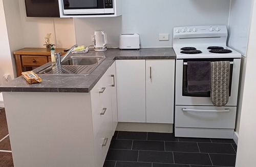 Dunedin Apartment | 2 Bedroom Apartment in the suburb of Mornington Dunedin.