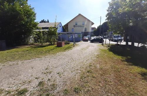 Allach-Untermenzing Hostel | 2-Rent Group Hostel Rooms&Apartments EVE168