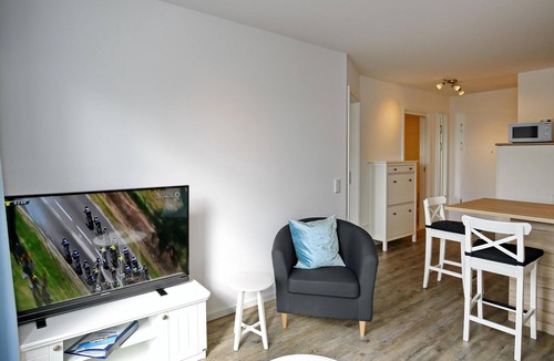 Heiligendamm Apartment | 2-room apartment for 4 people with dog, 50 m to the Baltic Sea beach and lake view