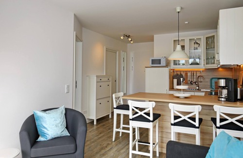Heiligendamm Apartment | 2-room apartment for 4 people with dog, 50 m to the Baltic Sea beach and lake view