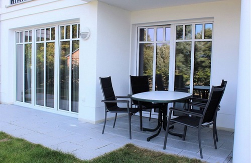 Heiligendamm Apartment | 2 room apartment, north-facing terrace, close to the beach & WLAN for up to 3 people with dog