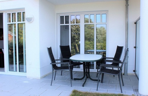 Heiligendamm Apartment | 2 room apartment, north-facing terrace, close to the beach & WLAN for up to 3 people with dog