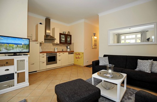 Ostseebad Kuhlungsborn Apartment | 2-room vacation apartment for 4 people with terrace and dog, pool & sauna
