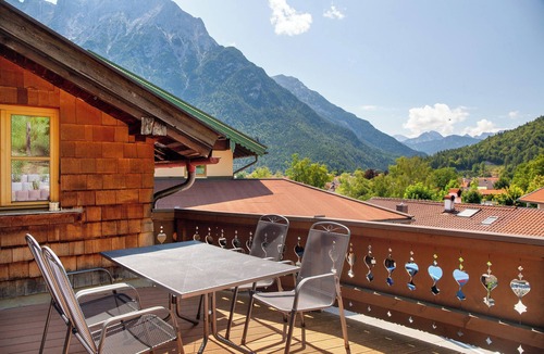 Mittenwald Apartment | 2-storey Apartment 'Rubin' Near the Ski Lift with Mountain View, Wi-Fi & Terrace