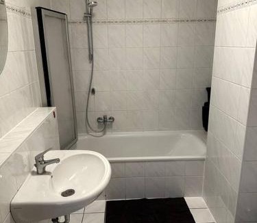 Schweinheim Apartment | 2-Zimmer-Wohnung mit Balkon & guter Anbindung in Aschaffenburg