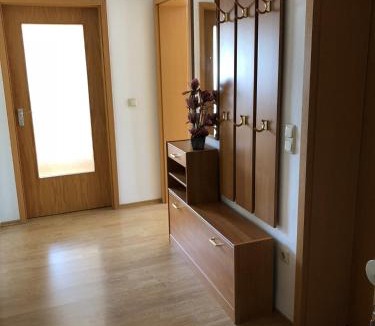 Munchen District Apartment | 2 Zimmer Wohnung mit Balkon - Nähe Messe