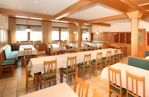 Neufahrn in Niederbayern Bed & Breakfast | 20 m² Bed and breakfast ∙ 2 guests