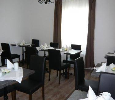 Vilsbiburg Bed & Breakfast | 20 m² Bed and breakfast ∙ 2 guests