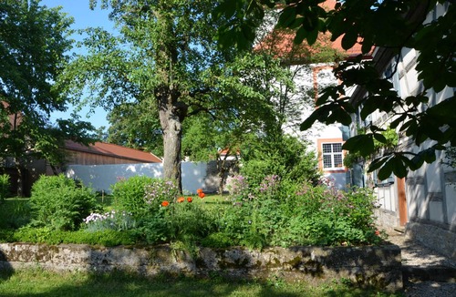 Geckenheim House | 200 m² House ∙ 5 bedrooms ∙ 7 guests