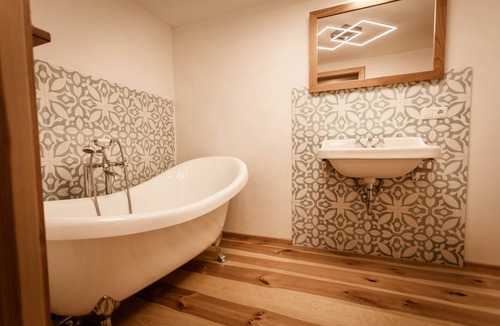 Pfarrkirchen House | 200 m² Motel ∙ 4 bedrooms ∙ 8 guests