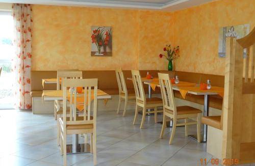 Eggenfelden Bed & Breakfast | 24 m² Bed and breakfast ∙ 2 guests